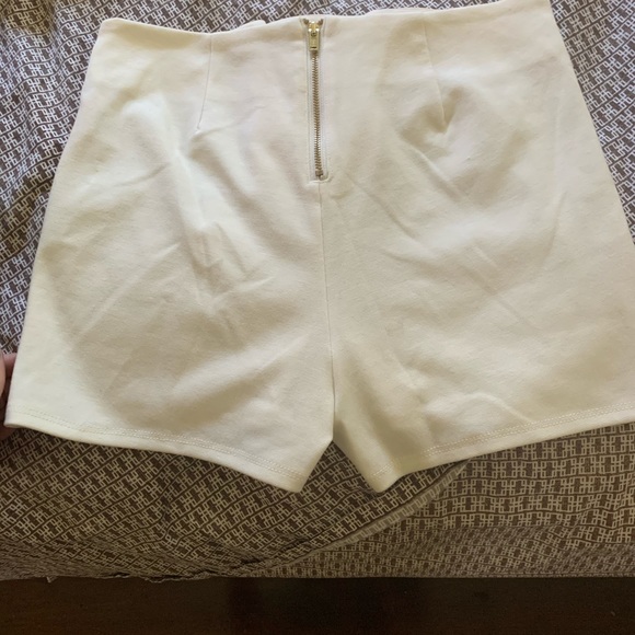 Small white high waisted stretchy shorts -very tay - Picture 3 of 3